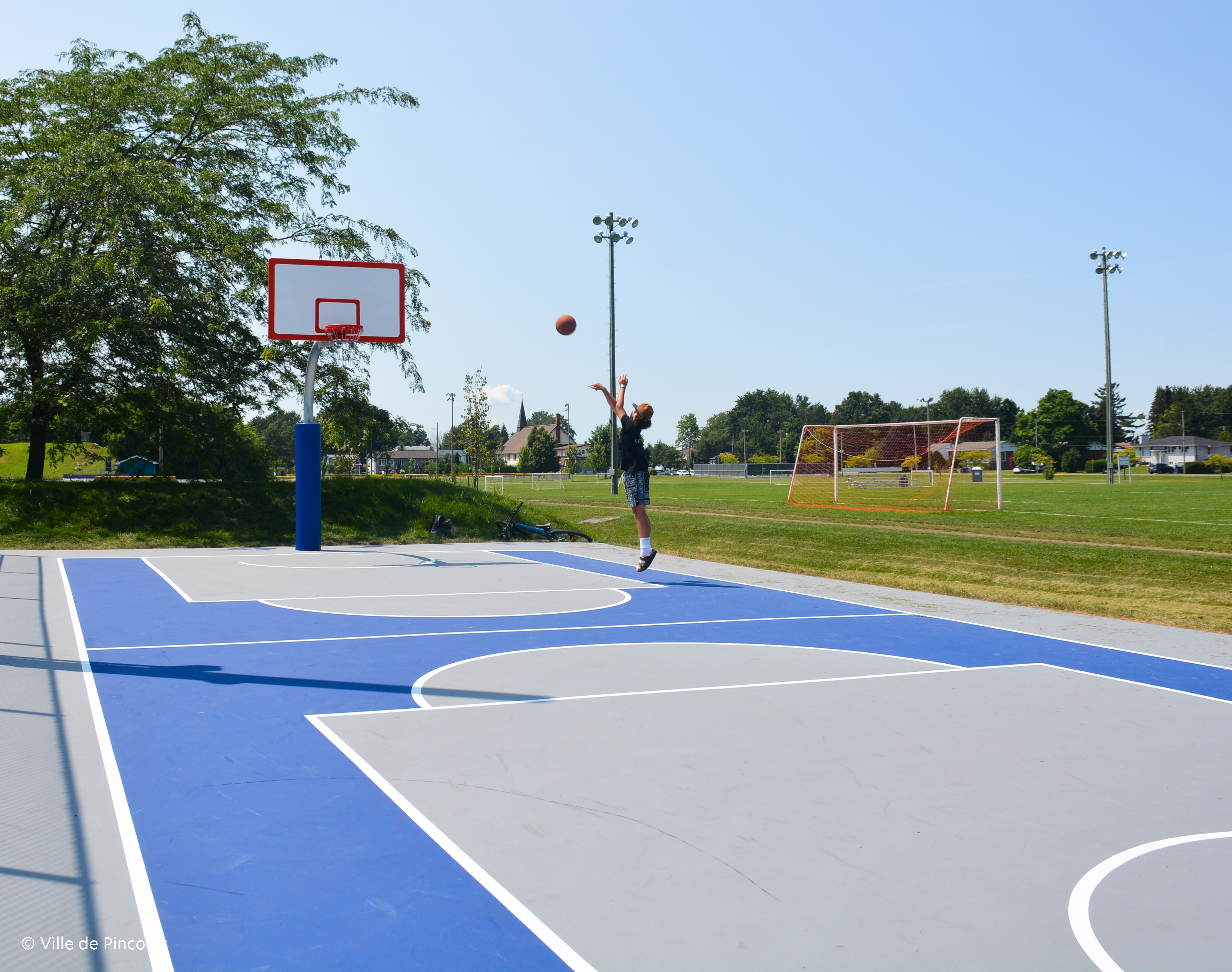 Photos-Basketball-08.jpg (4.67 MB)
