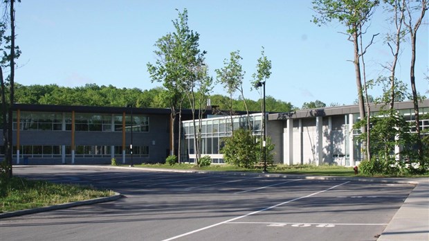 education-lecole-secondaire-du-chene-bleu-620x348.jpg (65 KB)